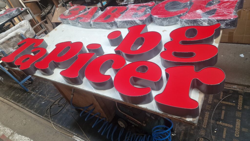 Професионална изработка на светещи букви от Ватиди ООД